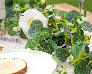 Guirlande d'eucalyptus avec <span class=keywords><strong>Ross</strong></span> blanc 6 pieds vignes artificielles fausse soie verte feuilles d'eucalyptus pour décor de toile de fond de mariage - Product Image 2