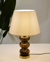 Lampe de table électrique LED moderne nordique simple, à succès, avec douille E27, logo personnalisé, base en verre et abat-jour en tissu, vente en gros disponible