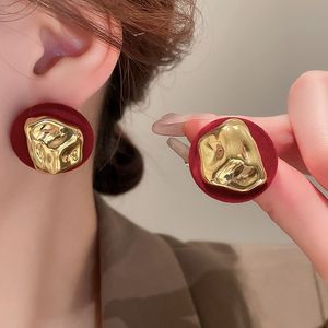 Boucles d'oreilles créoles Ankora en alliage de zinc rouge avec pierre naturelle, style tendance Hong Kong, mode luxe léger, haute qualité, vente en gros - Product Image 5