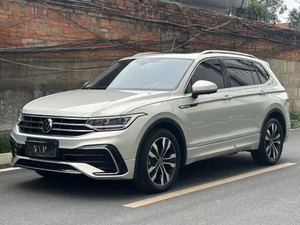 Volkswagen <span class=keywords><strong>Tiguan</strong></span> L 2.0t 4x4 7 places Essence Voiture d'occasion SUV de taille moyenne Voiture à essence - Product Image 2