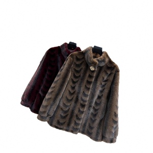 เสื้อโค้ทขนสัตว์สไตล์ตะวันตกสำหรับ<span class=keywords><strong>ผู้หญิง</strong></span>วัยกลางคนและผู้สูงอายุ  แบบใหม่ ความยาวปานกลาง ขนมิงค์เทียมผสม - Product Image 5