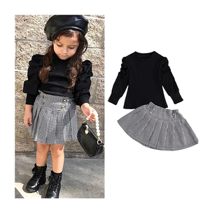 ชุดเสื้อแขนยาวสีดำแฟชั่นเด็กผู้หญิงสำหรับฤดูใบไม้ร่วง + ชุดกระโปรงลายสก็อต สำหรับเด็กอายุ 2-7 ปี ขายส่ง - Product Image 1