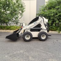Minipala Gommata Euro 5 EPA con Attacco Trincia Forestale e Rasaerba