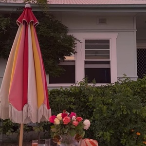 Sombrilla de Balcón Pequeña Fabricada en China con Borlas, Ajuste de Ángulo, Sombrilla Rosa para Exteriores con Borlas y Mecanismo de Inclinación para Resort - Product Image 5