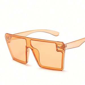 Gafas de Sol Cuadradas Extra Grandes de Moda con Logotipo Personalizado Estilo Punk con Remaches para Mujer, Gran Oferta 2021 - Product Image 5