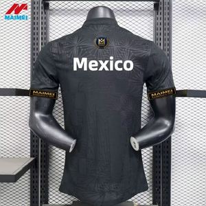 Conjunto de Camiseta Negra y Dorada del Club Jaguar de la Selección Nacional Mexicana 2526, para Aficionados y Jugadores, Fútbol Tailandés - Product Image 1