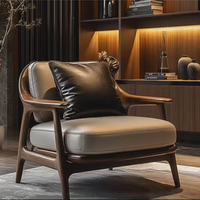 Fauteuil de salon vintage en cuir véritable et bois massif, design rétro
