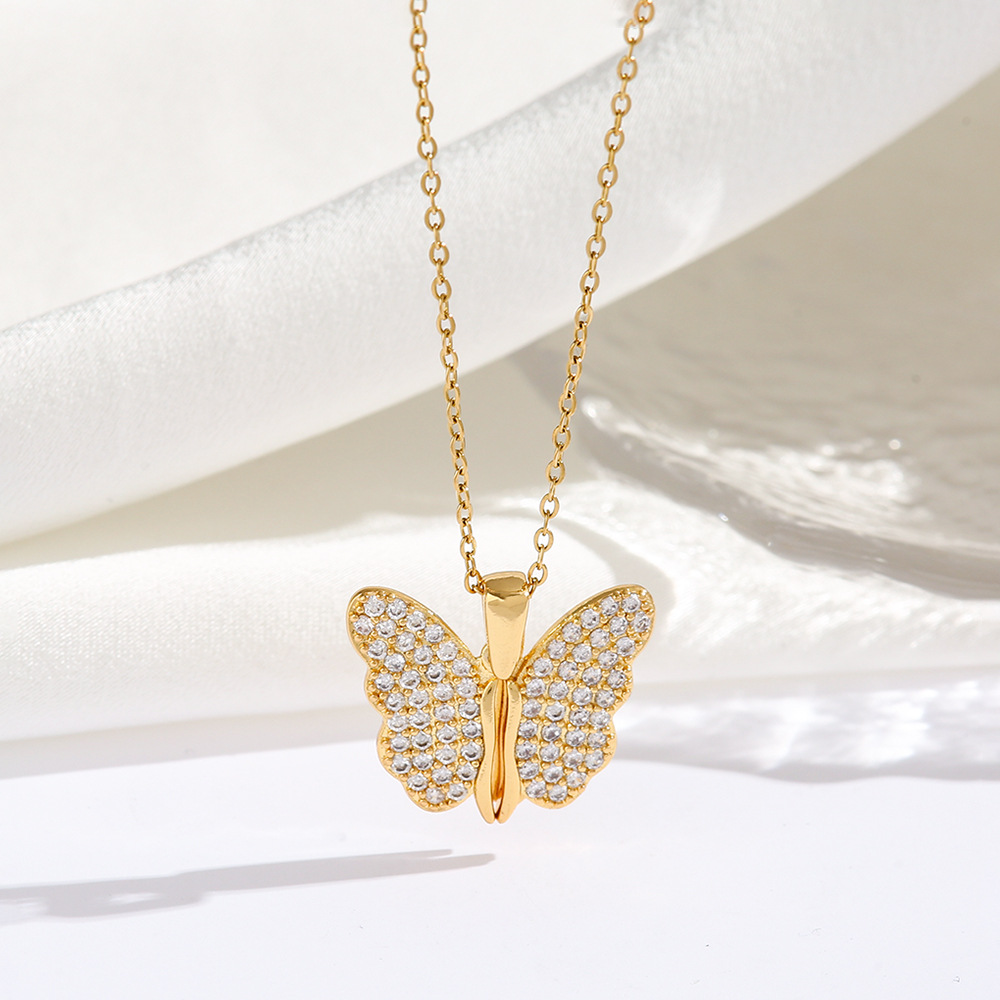 butterfly ingraving necklace