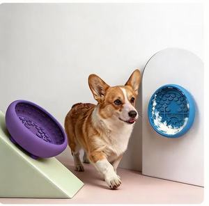 Ciotola 3D a labirinto in silicone profondo per alimentazione lenta, ciotola anti-ingozzamento antiscivolo per animali domestici, allevia gonfiore e obesità - Product Image 1
