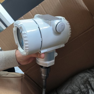 Jauge ABBé 266GRT S26RRHE à diaphragme à distance avec joint à bride, haute précision 0,04 %, certifiée ATEX, écran LCD, IP67, sortie 4-20 mA - Product Image 3
