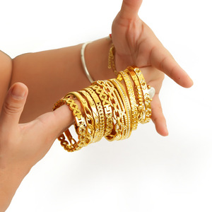 <span class=keywords><strong>Bracelet</strong></span> unisexe Z H en acier inoxydable étanche et inaltérable, entièrement serti de zircons, plaqué or 18 carats, avec breloque géométrique – Cadeau - Product Image 3