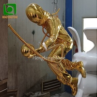 Statue d'astronaute autoportante décorative moderne en fibre de verre Statue d'astronaute en résine