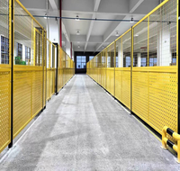 Clôture de sécurité industrielle en treillis soudé modulaire thermolaqué avec base lestée pour équipement industriel et écran de séparation