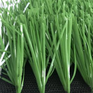 Terrain de jeu scolaire professionnel <span class=keywords><strong>gazon</strong></span> <span class=keywords><strong>artificiel</strong></span> de football herbe de tapis de pelouse artificielle d'épaisseur de 50mm - Product Image 5