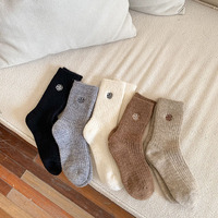 Chaussettes en laine pour femmes, nouvelle conception OEM, haute qualité, épaisses, pour l'hiver, vente en gros, broderie, chaussettes pour femmes