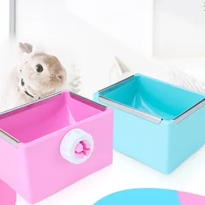 Wholesale pet feeder small animal bowl plastic rabbit food feeder Straw rack for rabbit food feeder for rabbit