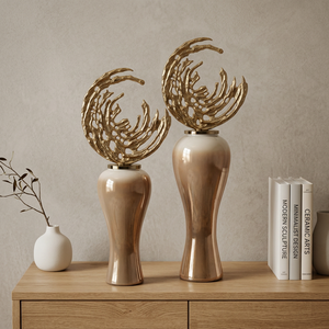 Vase de table artisanal en bronze métallisé dégradé avec décor ajouré sculpté, récipient décoratif moderne pour la maison, urne et vase à fleurs - Product Image 2