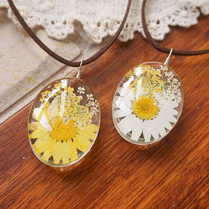Nuovi gioielli retrò double sided eternal flower yellow white daisy <span class=keywords><strong>collana</strong></span> con ciondolo fiore essiccato per le donne - Product Image 1