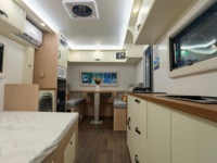 Vente en gros de caravanes de voyage sur route XIXUNLONG légères en aluminium, modernes, pour 4 personnes, de haute qualité, avec cuisine complète