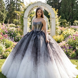 Spjy004 Elegante Vestido de Quinceañera Ombre Negro, Sin Tirantes, con Cuentas en el Corpiño, Brillante, de Tul en Capas, con Detalle de Lazo, Jancember - Product Image 1