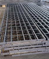 Passerelle en acier galvanisé pour accès solaire sur toiture