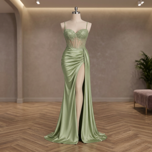 Robe longue sans manches en tissu importé de qualité supérieure, conçue pour les célébrations du soir, les réceptions et les cocktails. - Product Image 3