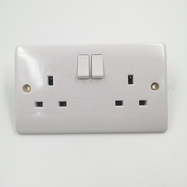 British Standard Satellite Socket Wall Socket Switch Plastic Satellite Rubber Wood Panel Socket 13A Kitchen Switch
