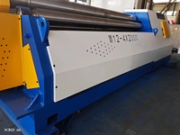Machine à cintrer les tôles à quatre rouleaux CNC entièrement automatique W12-4*2000