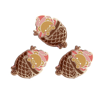 Insigne en métal d'ours de crème glacée de dessin animé breloques en émail personnalisées breloques en émail teint pour la fabrication de bijoux badge en émail dur