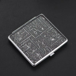 Stock étui à cigarettes <span class=keywords><strong>en</strong></span> métal <span class=keywords><strong>cuir</strong></span> vintage portable 100mm 20 pièces étanche boîte étui à tabac <span class=keywords><strong>en</strong></span> métal pour cigarettes avec logo personnalisé - Product Image 2