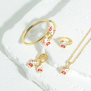 <span class=keywords><strong>Set</strong></span> di Gioielli Y2K Fashion Kawaii KT Cat per Ragazze, in Lega Placcata Oro, Include Collana, Bracciale, Anelli a Cuore, per Matrimoni e Bambine - Product Image 6