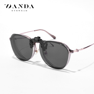 Gafas de Sol con Clip Polarizadas Danda Eyewear 3033, Lentes TAC UV400 Antideslumbrantes, Ovaladas, Unisex, para Conducir, Pescar y Actividades al Aire Libre - Product Image 4