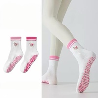 Chaussettes de yoga et de Pilates personnalisées en coton rose pour femmes avec logo brodé et grip