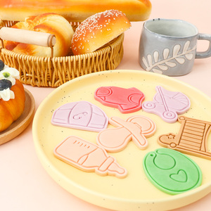 <span class=keywords><strong>Emporte</strong></span>-pièces en plastique écologique série bébé <span class=keywords><strong>biberon</strong></span> 3D dessin animé bricolage argile poussette imprimé Biscuit - Product Image 5