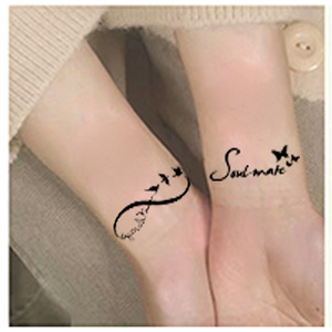 Venta al por Mayor <span class=keywords><strong>de</strong></span> Tatuajes Temporales Impermeables <span class=keywords><strong>de</strong></span> Moda con Diseño <span class=keywords><strong>de</strong></span> Mariposas y Flores Negras <span class=keywords><strong>de</strong></span> Tamaño Pequeño para Niñas y Mujeres - Product Image 1