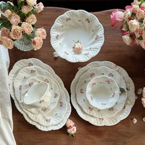 Assiette à dessert en porcelaine blanche à fleurs de rose française vintage, écologique, en céramique embossée, <span class=keywords><strong>plat</strong></span> à dîner - Product Image 1