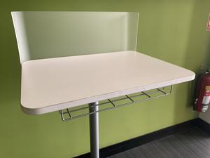 Escritorio de Oficina Ergonómico Ajustable con Ruedas Giratorias, Mesa Móvil para Escuela y Espacio de Trabajo Comercial - Product Image 2