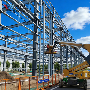 Torre de Estacionamiento de Acero para Zonas Montañosas, Edificio de Estacionamiento Adaptado para Terrenos Inclinados, Configuración en Terrazas con Integración de Muros de Contención - Product Image 1