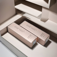 Étui à cosmétiques brillant à lèvres pliant rose holographique à paillettes de luxe Boîte d'emballage vide avec logo personnalisé Gaufrage revêtement UV pour éponge