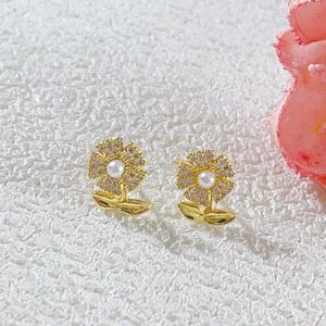 Conjunto de cobre Zircon chapado en oro Cadena de acero inoxidable Flor Mariposa pendientes collar joyería de mujer - Product Image 5