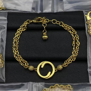 Bracciale con Lettere a Forma di Farfalla e Fragola G's, Stile Classico Retrò con Perle e Diamanti, Gioiello GG alla Moda, Vendita all'Ingrosso - Product Image 5