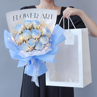 Bouquet de roses en savon LED, matériau de fleurs artificielles combiné, boîte décorative magnifique, cadeau de remise de diplôme, cadeau de la Saint-Valentin