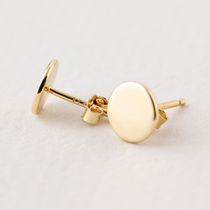 ต่างหูแบบสั่งทำ Jietao ต่างหูแบบติดหูรูปหัวใจลายปลา สลักชื่อย่อ ต่างหูทรงกลมแบบแบน ทำจากสแตนเลส 316L ป้องกันการแพ้ - Product Image 4