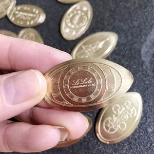 Kiosque intelligent de personnalisation de médailles et de pièces de monnaie avec écran tactile, paiement sans espèces, pour la création de pièces commémoratives de musée - Product Image 1
