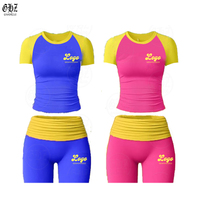 2025 nouveauté Logo personnalisé femmes à manches courtes Yoga vêtements de détente ensemble pantalon évasé dentelle brodé Technique court deux pièces ensemble