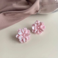 Anting Kancing Bunga Putih untuk Wanita Anting Bunga Mode Korea Modern Aksesori Perhiasan Pesta Gadis Remaja Lucu
