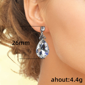 Orecchini a Perno con Cristallo Bianco a Goccia per Donne, Accessori Eleganti e Minimalisti per Uso Quotidiano - Product Image 4