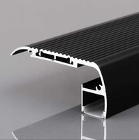 Canal en aluminium LED d'escalier noir pour éclairage d'étape avec diffuseur de PC, découpable de 1m/2m