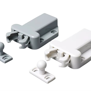Dispositif de fermeture automatique invisible en plastique pour portes de placards, armoires anti-incendie, cuisines, salles de bain et entrepôts - Product Image 1
