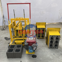 Mini-machine de fabrication de blocs abordable pour les entrepreneurs et les petits constructeurs